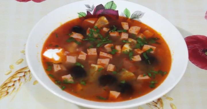 Солянка мясная