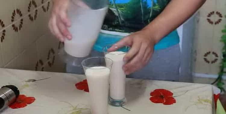 Банановый молочный коктейль