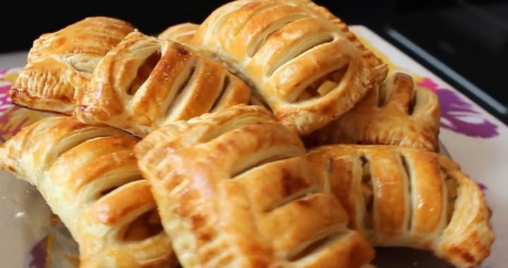 Нежная слойка с яблоками