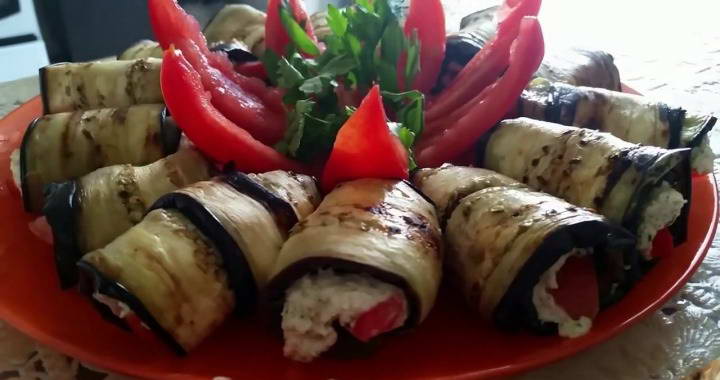 Рулетики из баклажанов с сыром и орехами