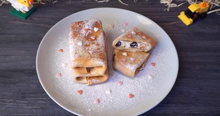 Детское меню: готовим блинчики с творогом и изюмом