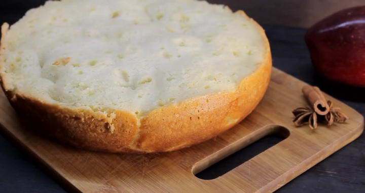 Нежная шарлотка с грушами