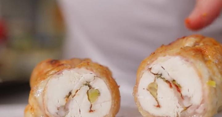 Куриный рулет запеченный в духовке