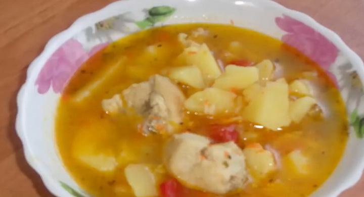 Тушеная картошка с курицей по-деревенски