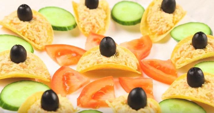 Сырная закуска на чипсах
