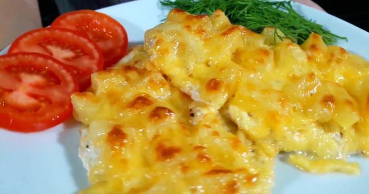 Курица с ананасами под сыром в духовке