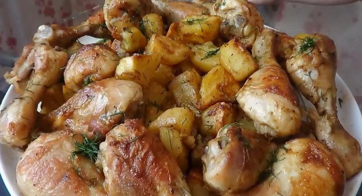 Куриные ножки с картошкой в духовке