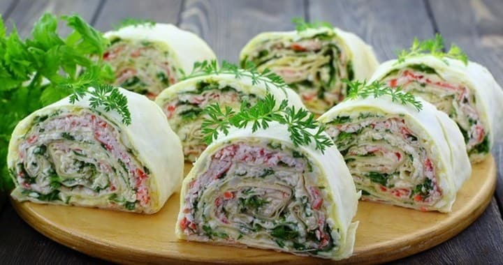 Рулет из лаваша с крабовыми палочками