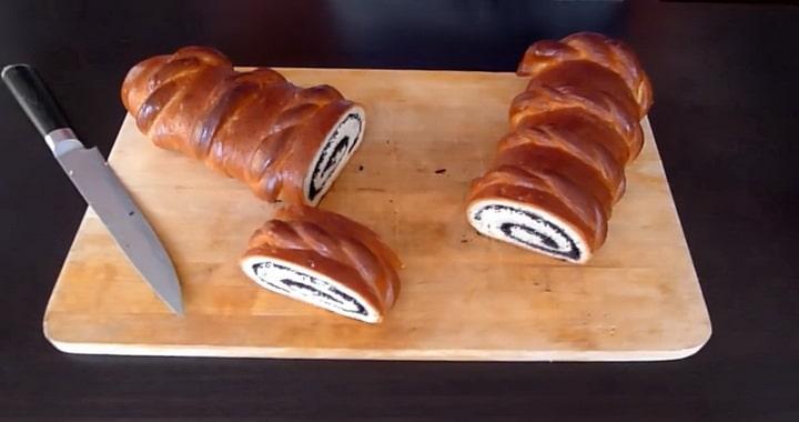 Пасхальный рулет с маком