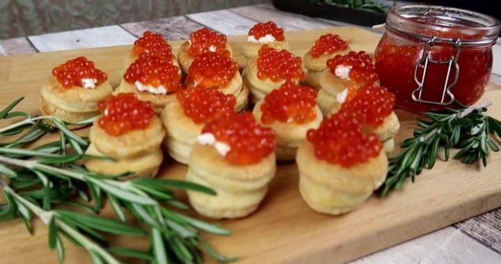 Тарталетки с икрой и сливочным сыром