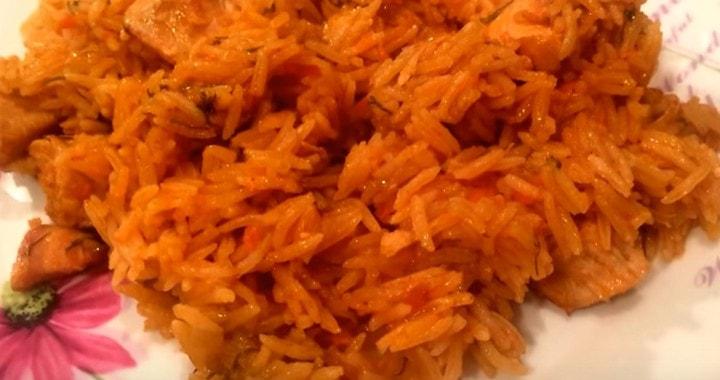 Плов с курицей в сотейнике