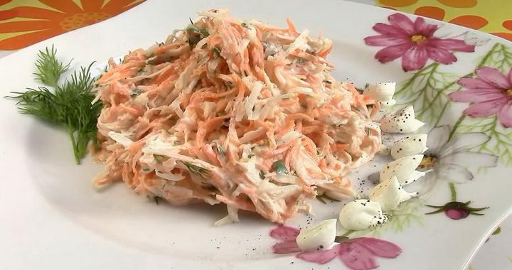 Витаминный салат из черной редьки