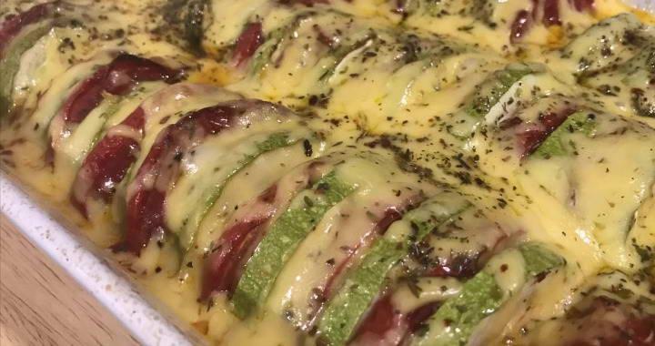 Кабачки с помидорами и сыром в духовке