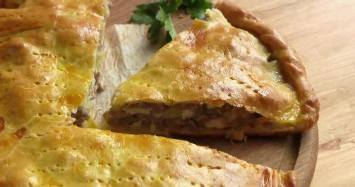 Пирог с фаршем и картошкой в духовке