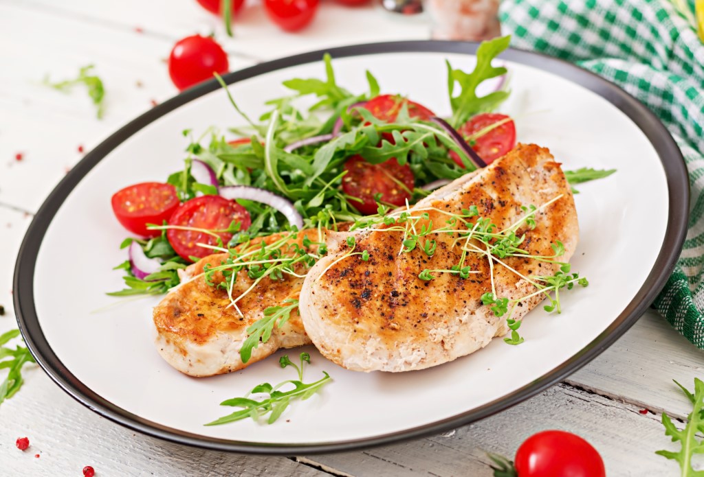 grilled-chicken-fillet-fresh-vegetable-salad-tomatoes-red-onion-arugula-chicken-meat-salad-healthy-food (изготовленный на заказ).jpg grilled-chicken-fillet-fresh-vegetable-salad-tomatoes-red-onion-arugula-chicken-meat-salad-healthy-food (изготовленный на заказ).jpg