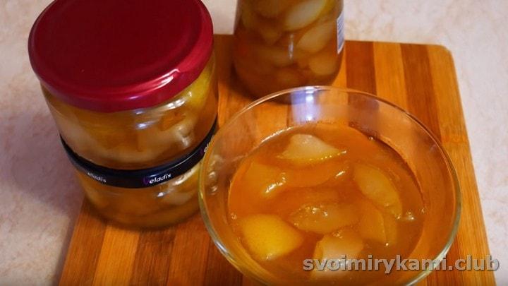 Конфитюр из груши можно закатывать в банки.